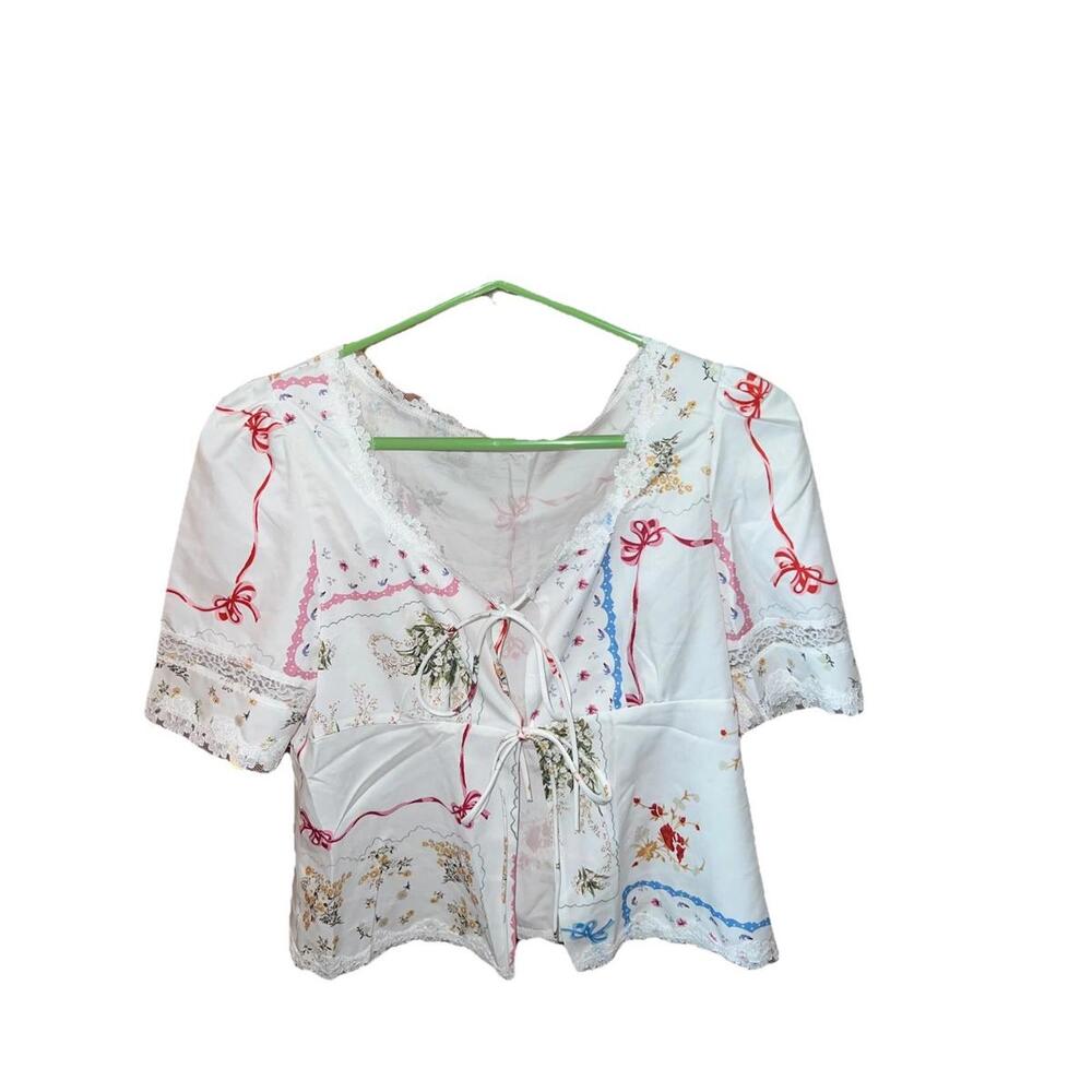 Coquette & Boho Satiny Lace Trimmed Tie Front Floral Blouse Junior Size Large